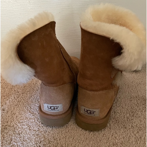 Tan Bailey Button UGG Boot - Picture 4 of 7
